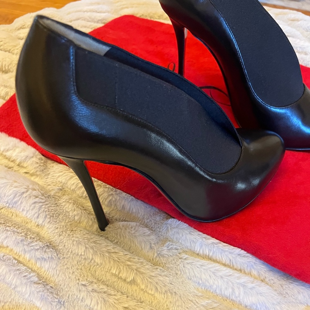 Christian Louboutin booties size 39